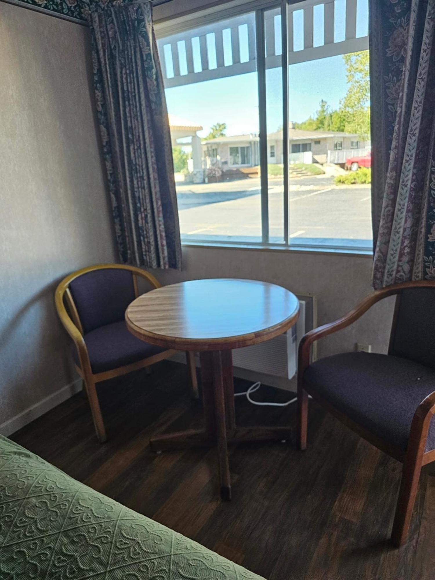 Travelodge By Wyndham Mackinaw City Exterior photo