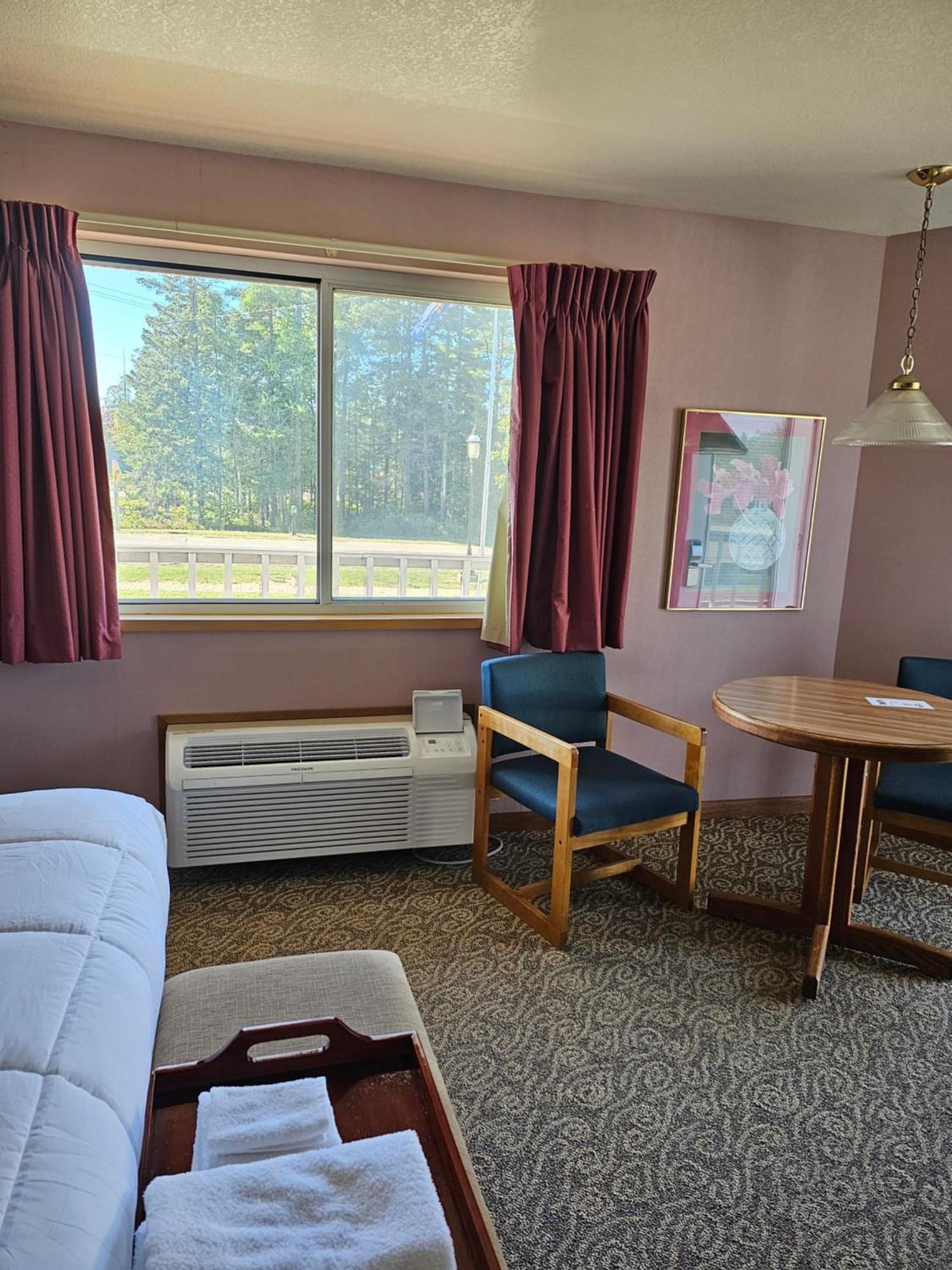 Travelodge By Wyndham Mackinaw City Exterior photo