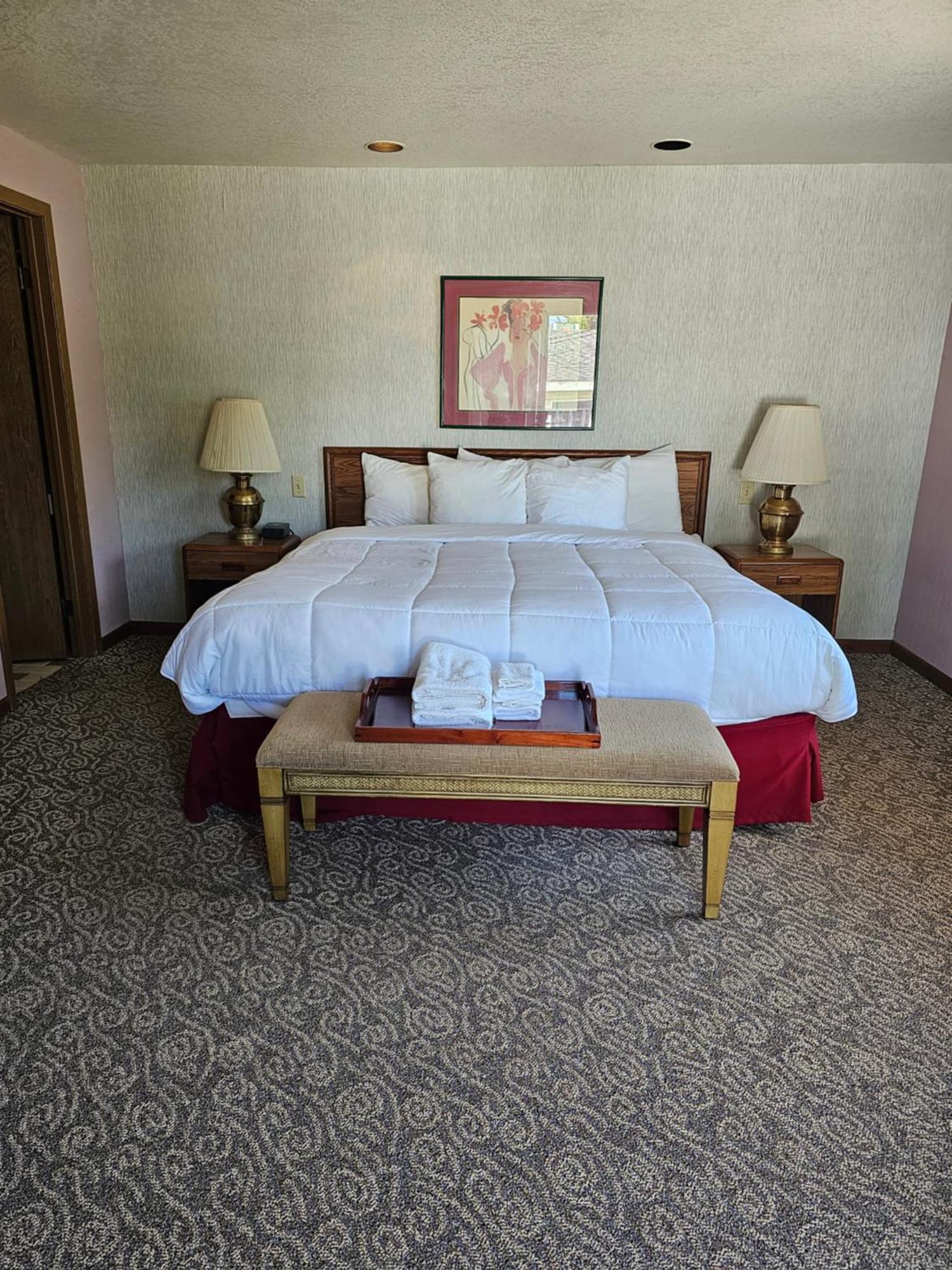Travelodge By Wyndham Mackinaw City Exterior photo